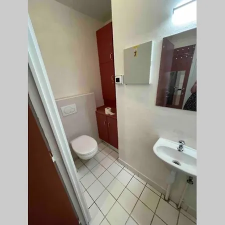 Gezellige Studio Op Gelijkvloers Met Overdekte Parkeerplek Apartament *